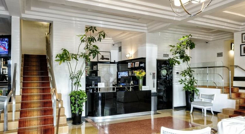 Hotel Riviera Suites South Beach