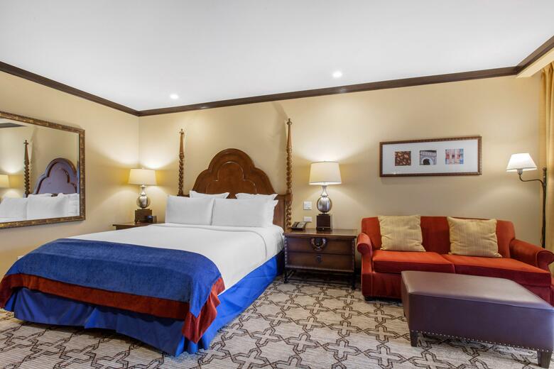 Hotel Montelucia Resort & Spa
