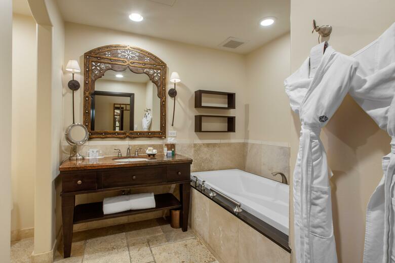Hotel Montelucia Resort & Spa