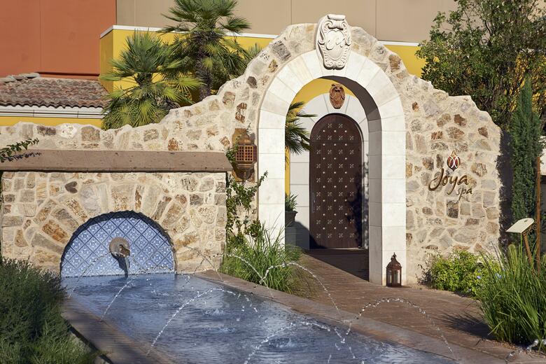 Hotel Montelucia Resort & Spa