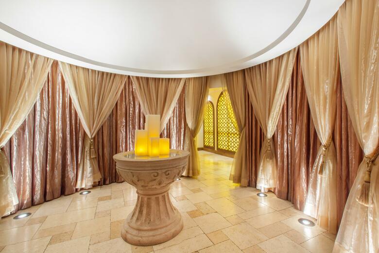 Hotel Montelucia Resort & Spa