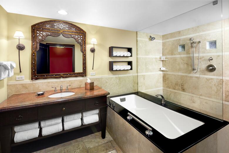 Hotel Montelucia Resort & Spa