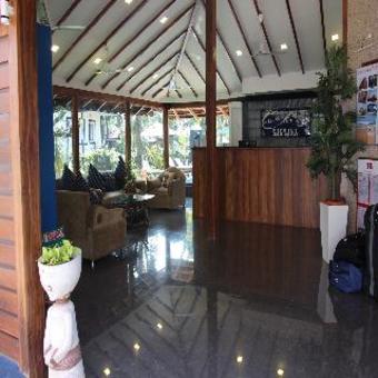 Hotel Santana Beach Resort