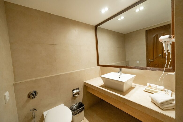 Hotel Neelam The Grand