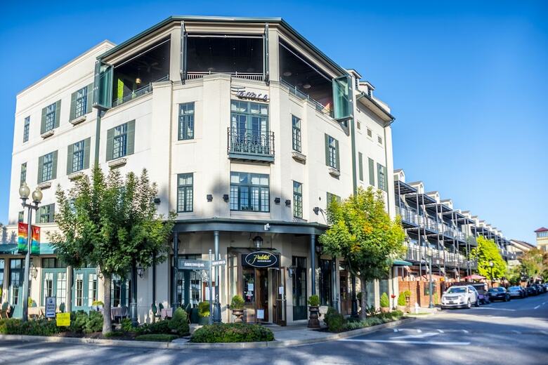 Hotel River Inn Of Harbor Town