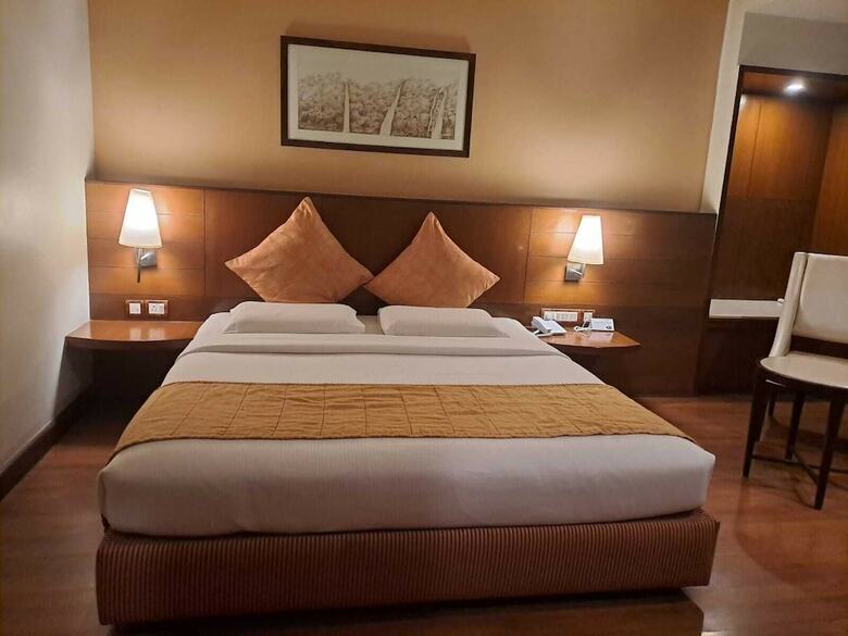 Nandhana Grand Hotel