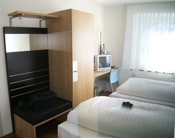 Art Hotel Binders