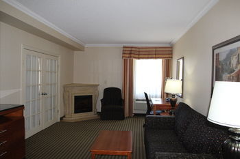 Hotel Monte Carlo Inns Barrie Suites