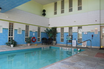 Hotel Monte Carlo Inns Barrie Suites