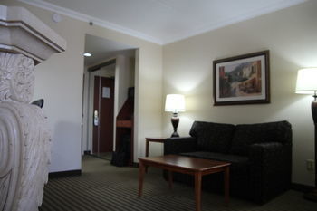 Hotel Monte Carlo Inns Barrie Suites