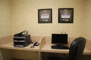 Hotel Monte Carlo Inns Barrie Suites