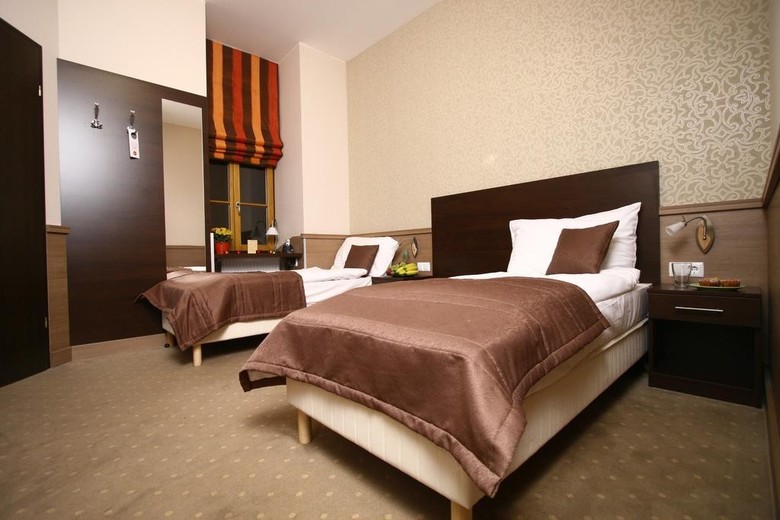 Central Hotel 21