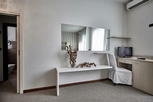 Rouge Hotel International