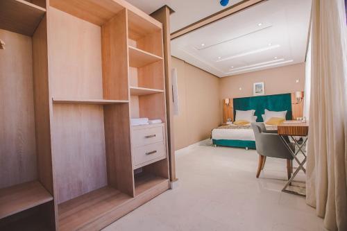 Down Town Hotel By Business & Leisure Hotels
