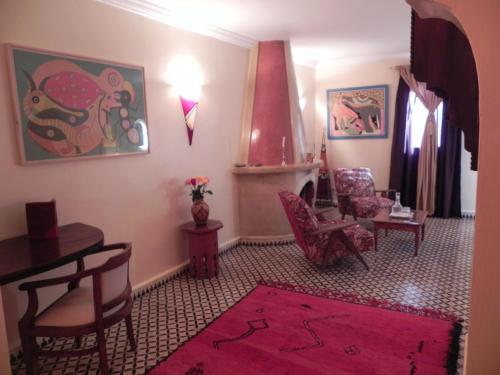 Riad Ryad Watier