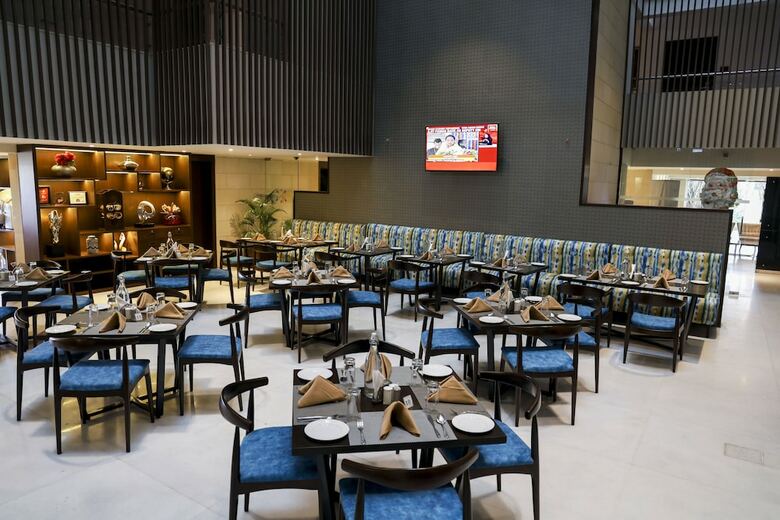 Hotel Royal Orchid Golden Suites