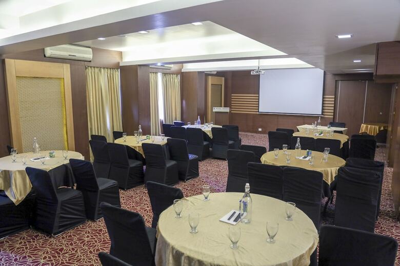Hotel Royal Orchid Golden Suites