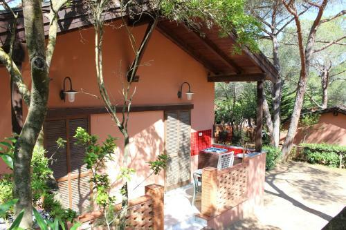 Camping Lacona Pineta