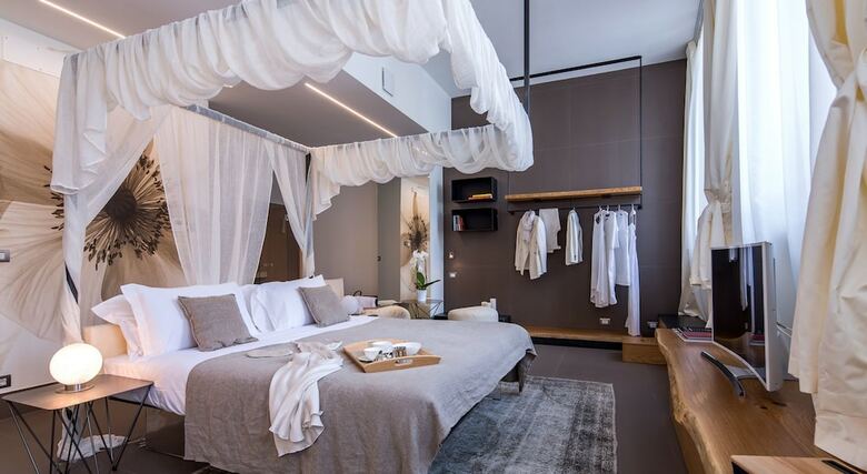 Hostal Mercatovecchio Luxury Suites