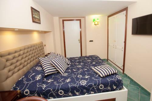 Hostal Dimora Caracciolo