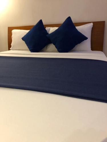 Santa Maria La Nova 21 B&B