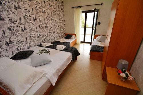 Cattaroom Apartments