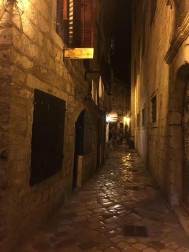 Albergue Kotor Korea Guest House