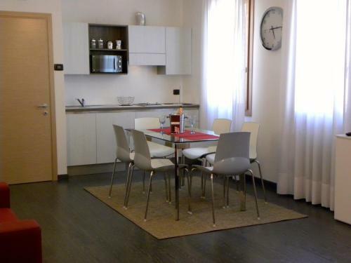 Venice Apartments Dante