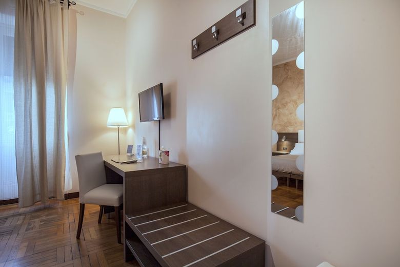 Hostal Vittoria Rooms