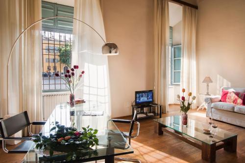 Hostal Palazzo Castiglioni Luxury Suites