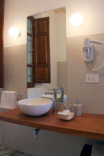 Hostal Art Guest House