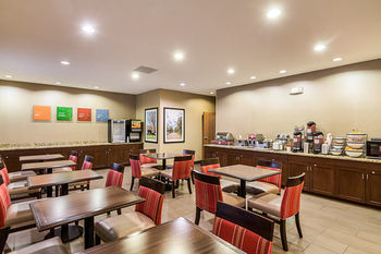 Hotel Comfort Inn East