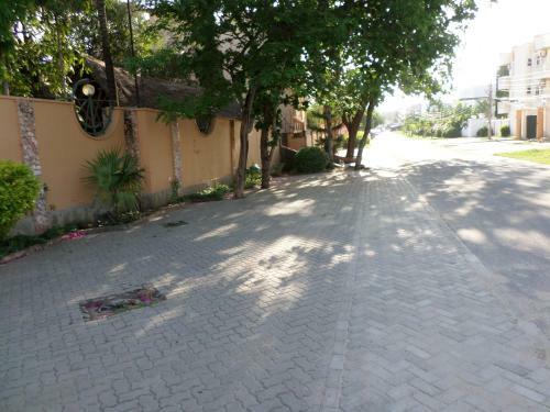 Hotel Pinebreeze Holiday Resort