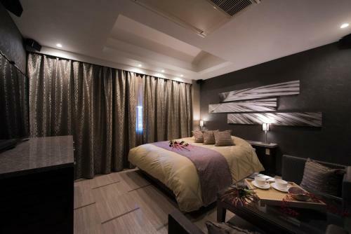 Hotel In The Moon (adult Only)