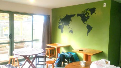 Kiwi House Hostel