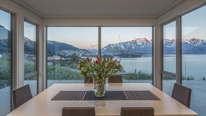 Villa The Views