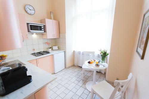 Apartments Roman