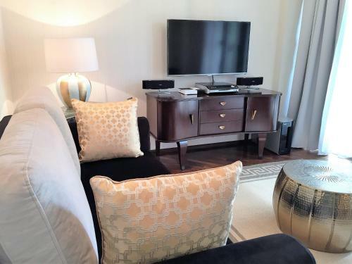 Luxury Apartments Mondrian Old Town