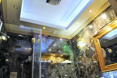 Luxury Apartments Mondrian Old Town