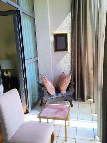 Luxury Apartments Mondrian Old Town