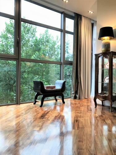 Luxury Apartments Mondrian Old Town