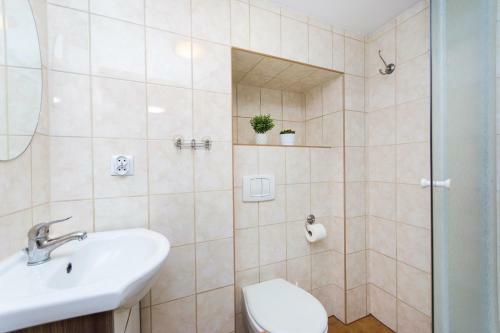Albergue Akademikus Toru?