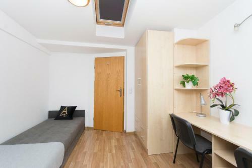Albergue Akademikus Toru?