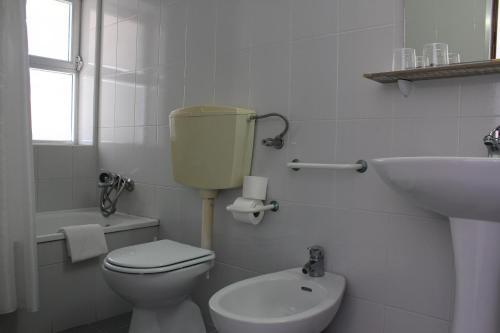 Hostal Residencial Tropic�lia Al