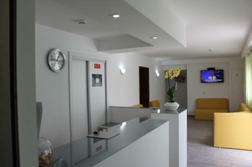 Hostal Residencial Tropic�lia Al