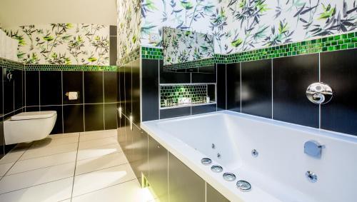 Applegarth Villa Hotel & Restaurant (adult Only)