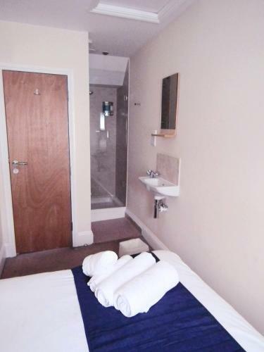 Hostal The Kelvin Guest House