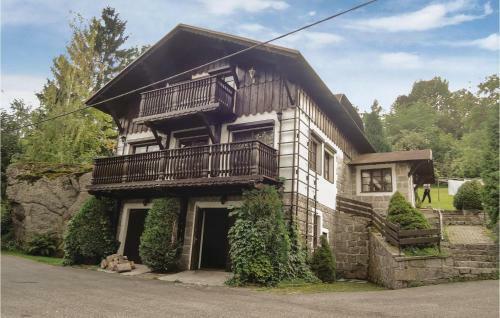 Three-bedroom Holiday Home In Josefuv Dul