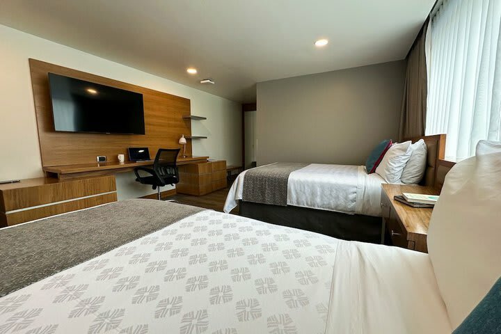 Hotel Howard Johnson La Carolina- Quito