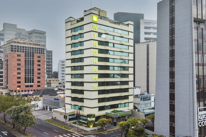 Hotel Howard Johnson La Carolina- Quito
